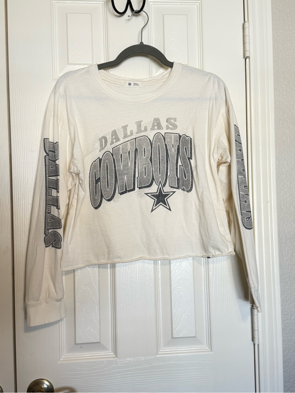 Women's Dallas Cowboys Long Sleeve Tee in Cream with Gray Logo